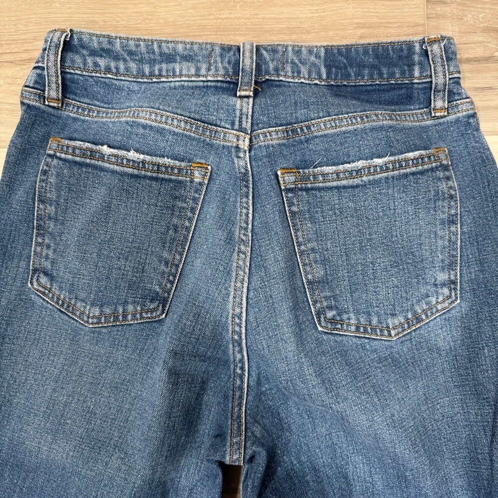 Abercrombie & Fitch “The Mom” High Rise Jeans Curve Love | Size 27 (4 Short) - Picture 5 of 8